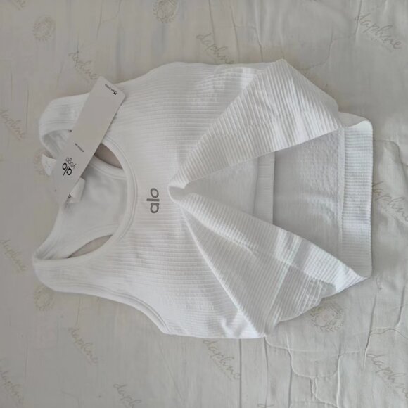 ALO Yoga top - Picture 5 of 5